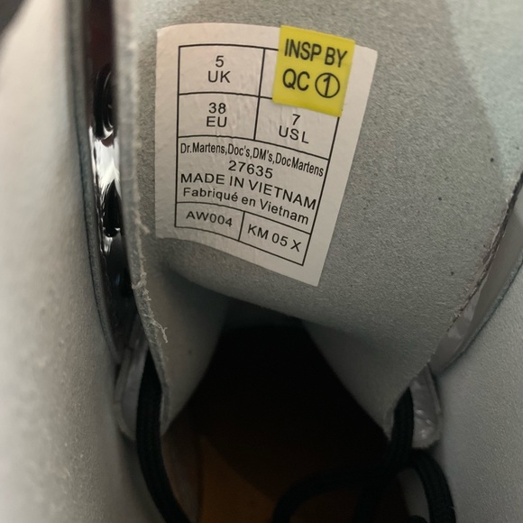 Dr. Martens Women's 1460 Patent
Leather Lace Up Boots (New) - Picture 14 of 14